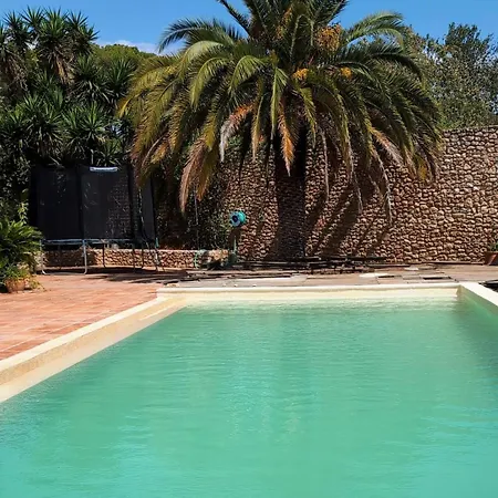 - Pool, Vineyards & Beaches