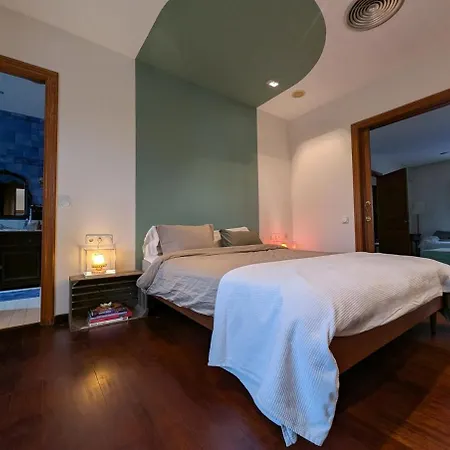 - Pool, Vineyards & Beaches * Santa Oliva