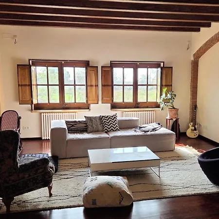 - Pool, Vineyards & Beaches * Santa Oliva