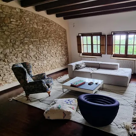 - Pool, Vineyards & Beaches *