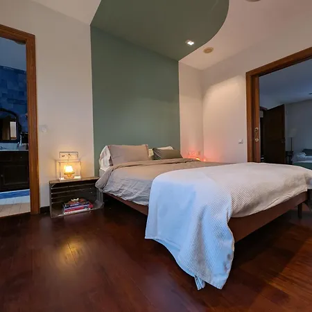 - Pool, Vineyards & Beaches * Santa Oliva