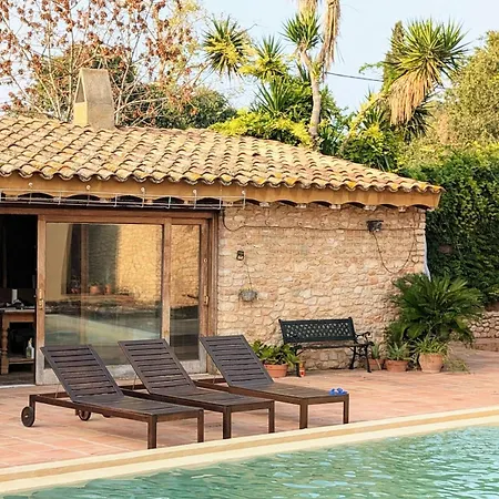 - Pool, Vineyards & Beaches * Santa Oliva